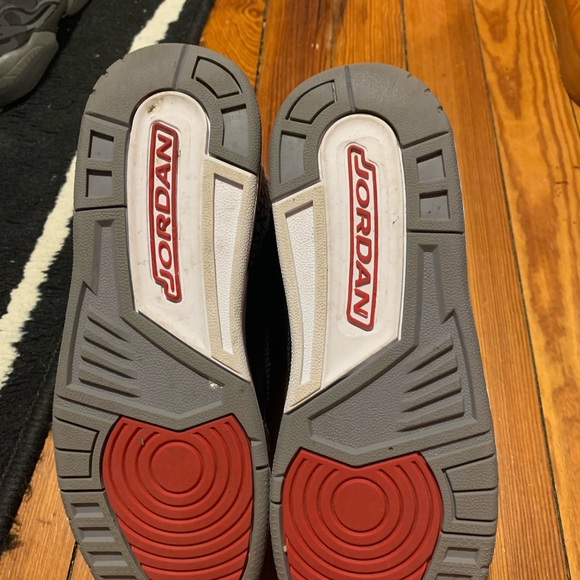 Jordan 3 size 7y - Picture 5 of 5